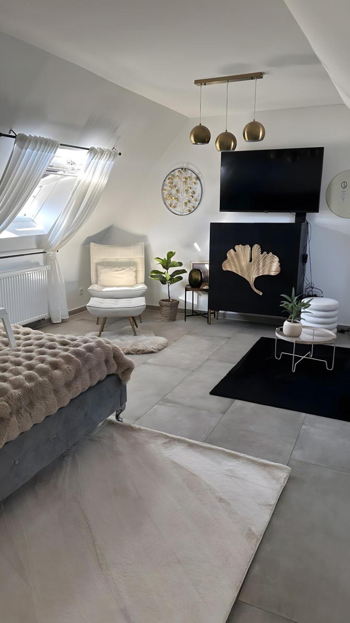 Apartment Deluxe *